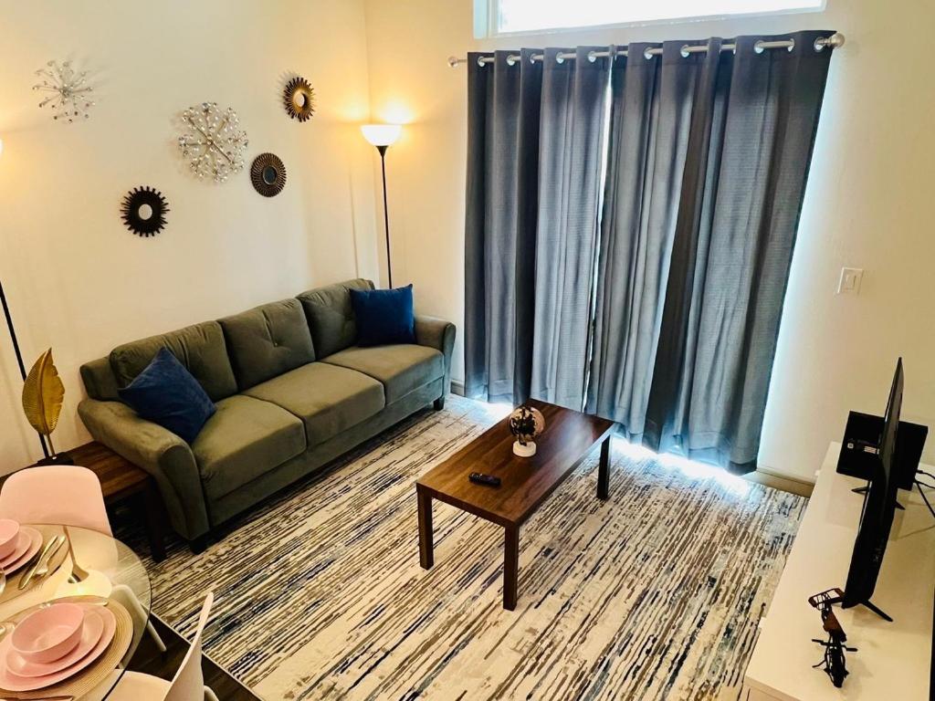 Downtown Apt Free Parking - Pool - Gym - Fully Kitchen هيوستن المظهر الخارجي الصورة