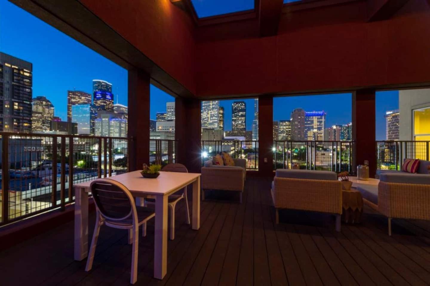 Downtown Apt Free Parking - Pool - Gym - Fully Kitchen هيوستن المظهر الخارجي الصورة
