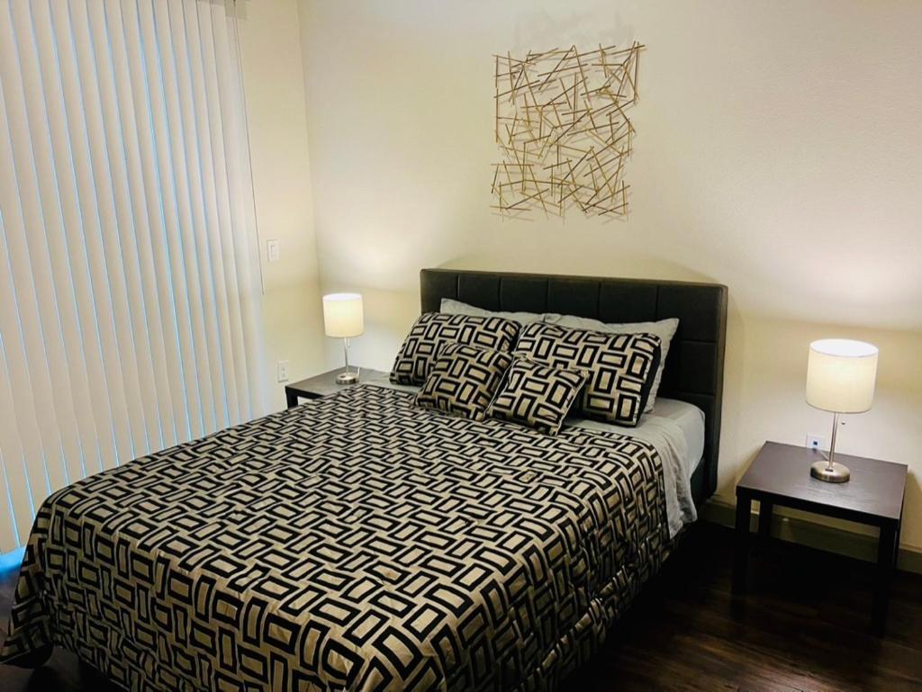 Downtown Apt Free Parking - Pool - Gym - Fully Kitchen هيوستن المظهر الخارجي الصورة